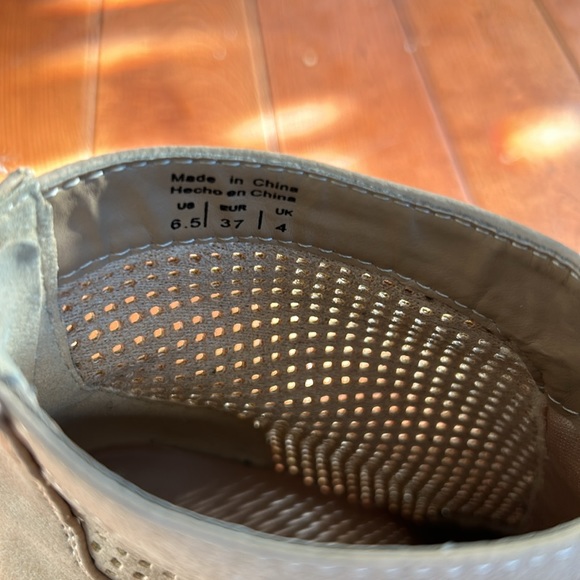 Call it Spring Booties - Picture 4 of 4